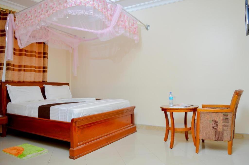 Silver Paradise Bed & Breakfast
